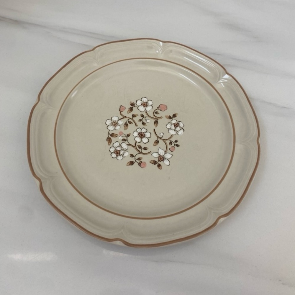The Covington Edition "Idlewild" Stoneware Dinner Plate Japan